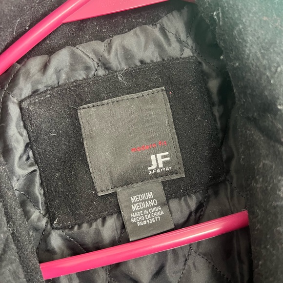 medium coat - Picture 2 of 4